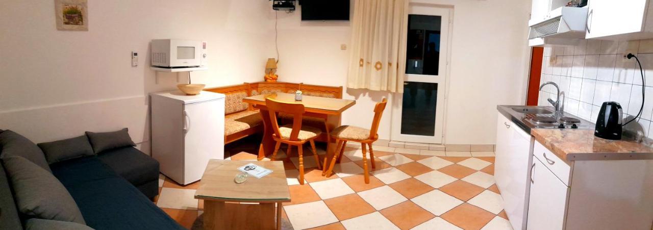 Manora One Bedroom * Sućuraj